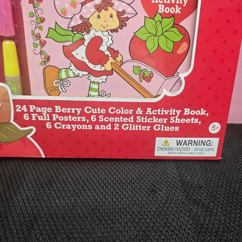 Strawberry Shortcake Color Activity Set - Picture 2 of 3